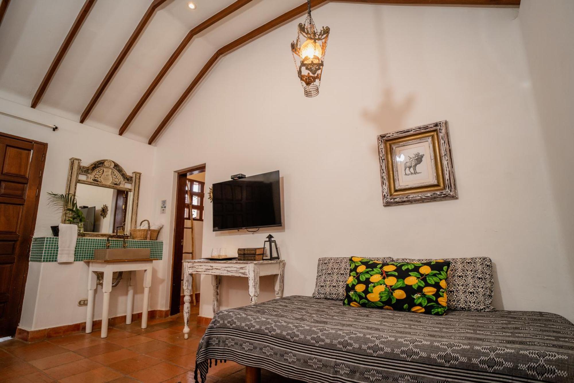 Hotel Boutique Al Alma Santa Fe de Antioquia Exterior photo