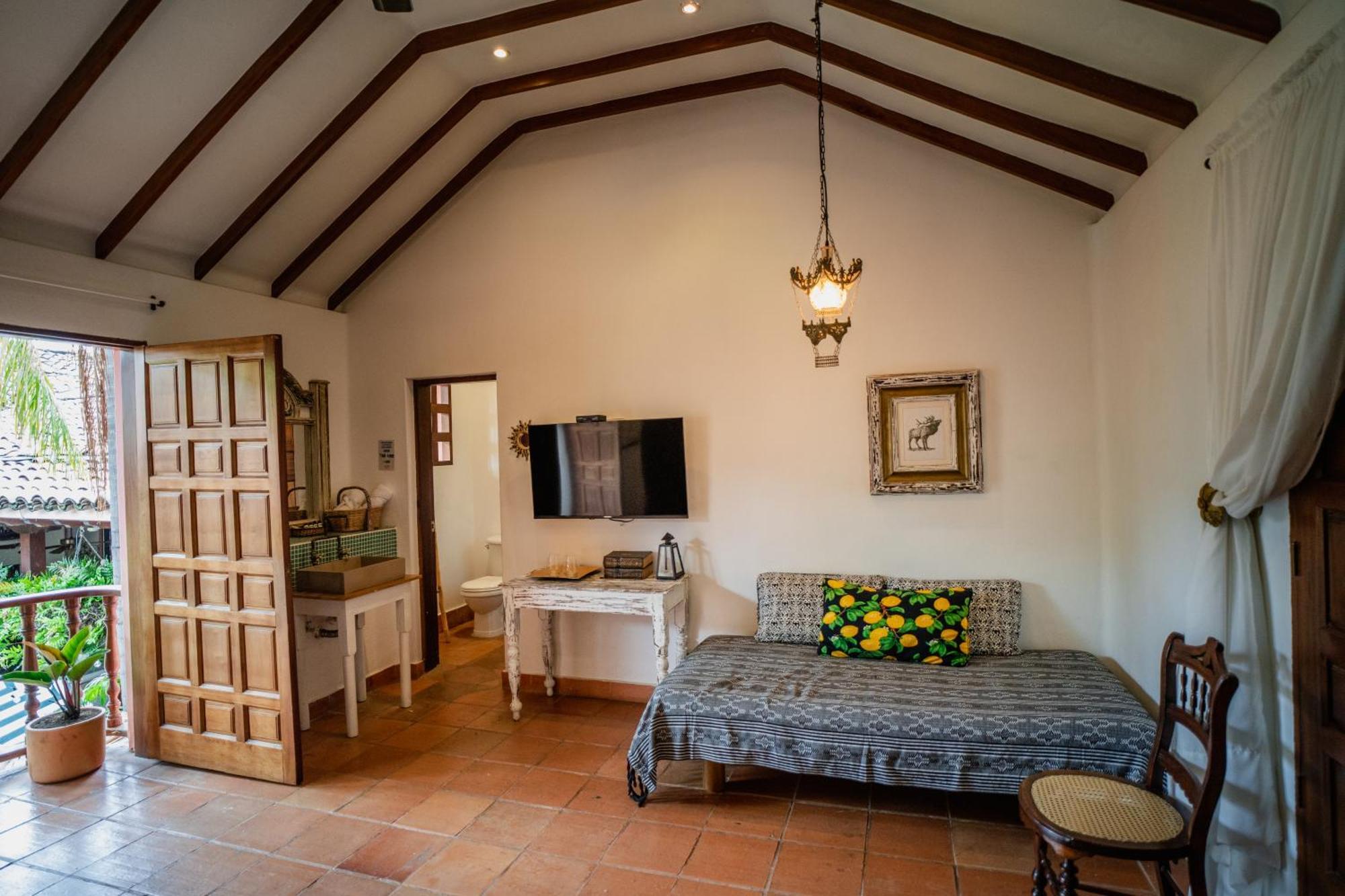 Hotel Boutique Al Alma Santa Fe de Antioquia Exterior photo